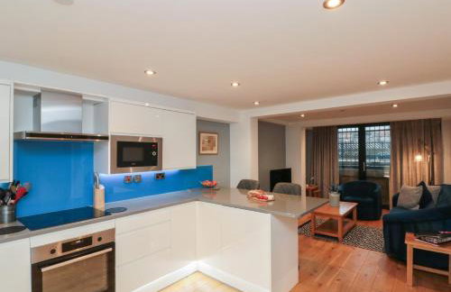 Blue Peter Engine Shed - Photo 10