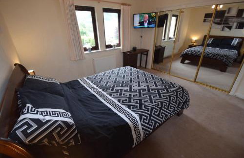 Ridgeview Villa - Partial loch view - Foto 14