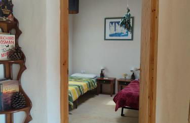 Nature Sanctuary, a semi-detached house on an ecological & sustainable farm - Foto 33