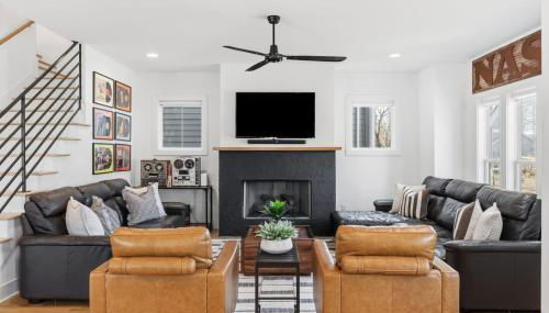 Modern House by Downtown with Garage and Fenced-in Yard - Foto 4