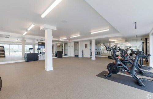 Spacious Resort style 2Bedroom 2Bath Oasis Pool Gym Desert Ridge - Foto 21