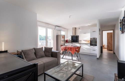 AZALEE - Parking gratuit - Terrasse couverte - Proche transport - Tout équipé - Photo 5