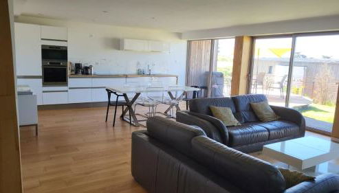 La boite à coucou, Appartement pour 6 personnes, avec jardin , vue mer, à 400 m de la plage pors mabo - Foto 3, stove, pet friendly