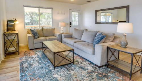 Renovated Crescent Lake Escape with Waterfront Deck! - Foto 3