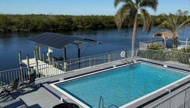 Charming Condo with Pool and Spectacular View - Photo 2