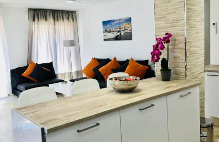 Boutique Apartment by the Sea - Photo 48