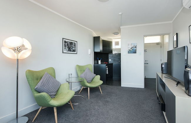 Stunning Ocean View Apartment H324 - Photo 8