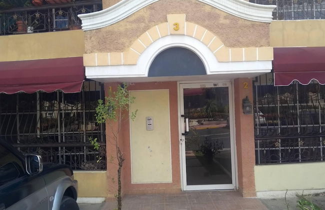 Total New!! Exclusive!! Apt At Paradise V . - Foto 28