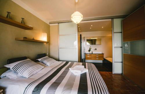 villa provençale en pierre avec vue sur la mer, piscine et jacuzzi - Foto 27