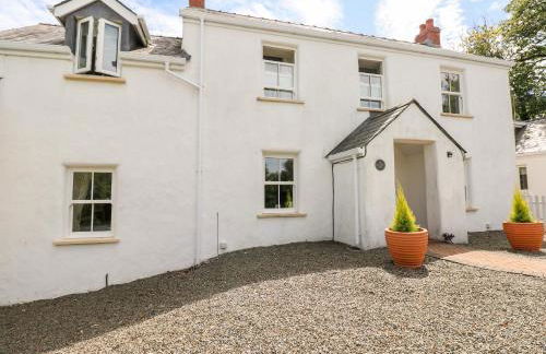 The Old Farm House - Photo 2