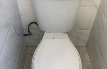 Large apartment, sleeps up to 10 people comfortably, direct NYC Manhattan train only 5 minute walk away, MetLife Stadium FIFA World Cup 25 minutes away - Foto 16