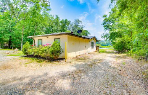 Riverfront Royal Home with Hot Tub and Fire Pits! - Foto 39