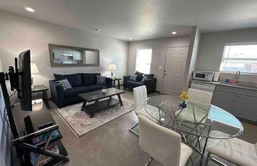 Brand New! Charming and Cozy - Foto 1