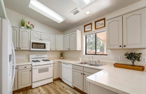 3 Mi to Old Town Cottonwood Sunny Home with BBQ - Foto 9