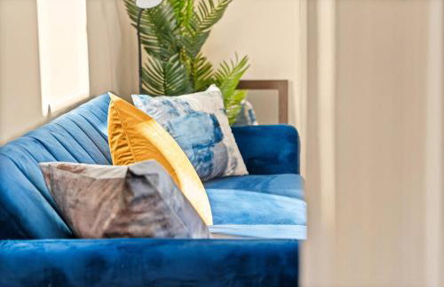 3 Bedrooms Elegant Homely House, Sleeps 6 Comfortably with 4 Double Beds, Newcastle, Free Street Parking, Business Travellers, Contractors, & Holiday Goers, Near all Major Transport Links in Newcastle & City Centre - Foto 4