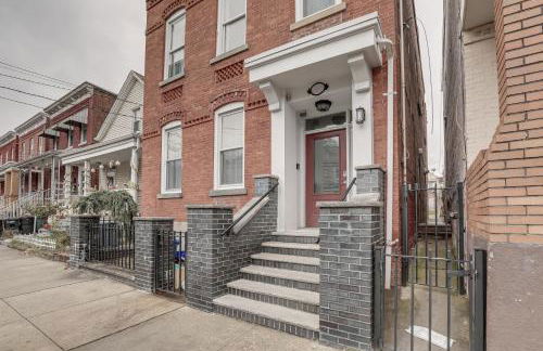 Comfy Bayonne Townhome about 11 Mi to NYC Attractions - Foto 3