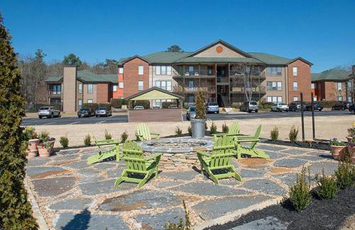 4 Bed 2 Bath, Dog Friendly, Pool, Walk to Stadium - Foto 27