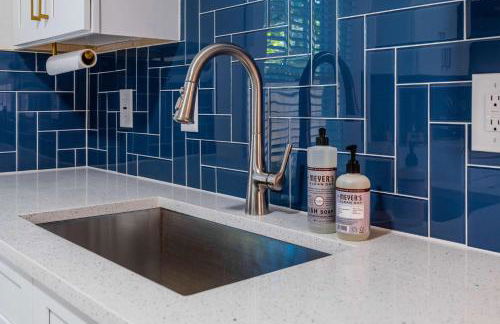 Sanctuary on 3rd - Walk to UF , Parking , Grill - Photo 22