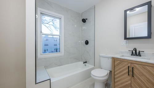 Modern 3BR - Train Station & Downtown 2 mins walk - Foto 5