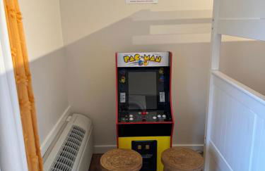 Newly Remodeled Mid-Century Modern Lake Condo - Foto 26