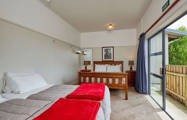 Barnacle Bills - Photo 10