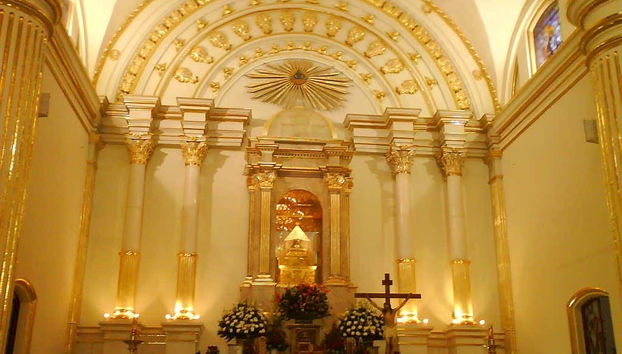 Interior de la basílica