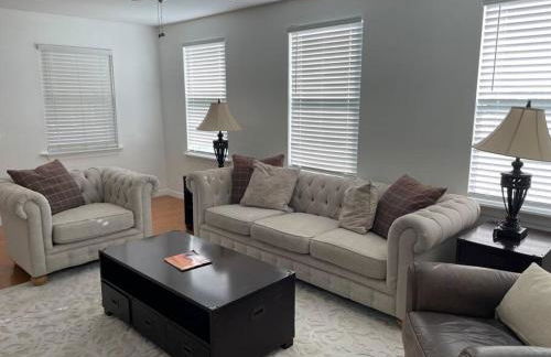 Updated,spacious, maritime 3BR downtown cottage - Photo 4