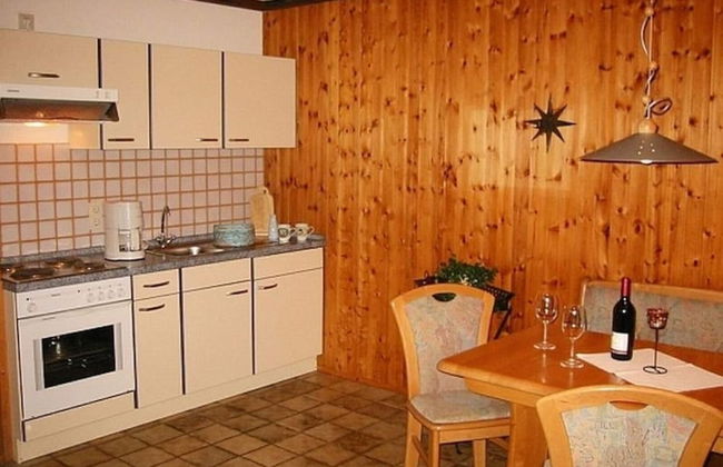 Chalet in Reinskopf With Fireplace & Balcony - Photo 2