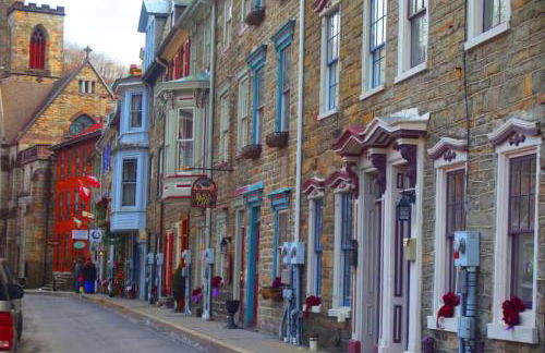 Hot Tub & Fire Pit: Cozy Pines Chalet in Poconos - Foto 28