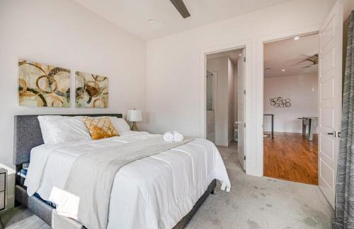 Uptown Modern with Private Patio & 1Gbps Wi-Fi - Foto 28