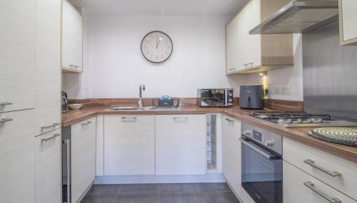 Pass the Keys Next to Braehead - Free Parking - Foto 5, Other