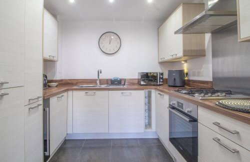 Pass the Keys Next to Braehead - Free Parking - Foto 5