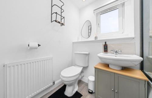 Urban Elegance - Spacious 5-Bed Home in Glasgow - Foto 39