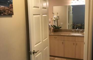 Amazing Location - Large and Luxurious 1 Bedroom Beach Condo By Beaches and Attractions - Foto 16