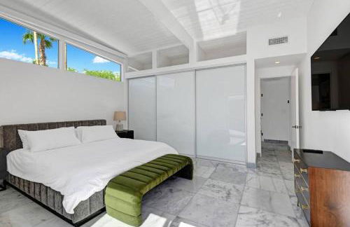 Palm Springs Luxury Home With Pool and Next to Downtown & Airport - Photo 39