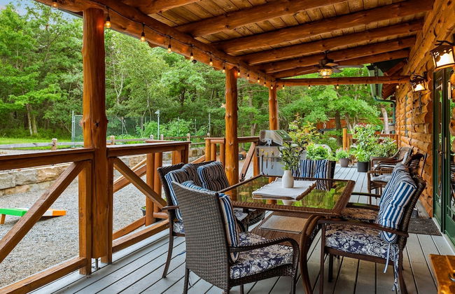 The Bigwood Cabin by Avantstay Hot Tub Firepit Pool Table Private Yard - Photo 60