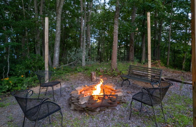 Luxury 4200 Sqft Log Cabin on 50 Acres Sleeps 16 - Foto 5