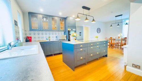 Top Floor Apartment with Castle Views - Foto 2