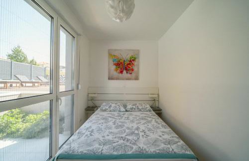 Cozy seaside apartment with private pool & terrace - Foto 40