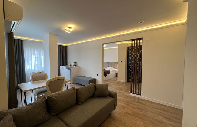 Golden Life Suite - Photo 1