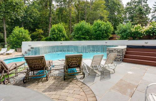 Centrally Located Family Home with Pool - Foto 30