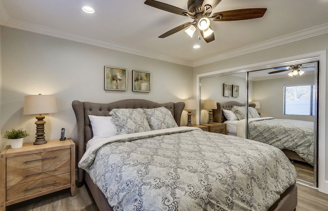 5 Bedroom plus loft room, 3 Bath home - Photo 3