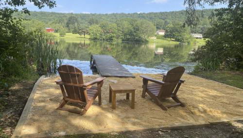 Hot Tub, Dock, Pool Table! Lakefront Poconos Haven - Foto 2