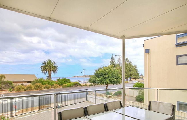 Block Escape - Ocean View Apartment no 1 - Photo 1