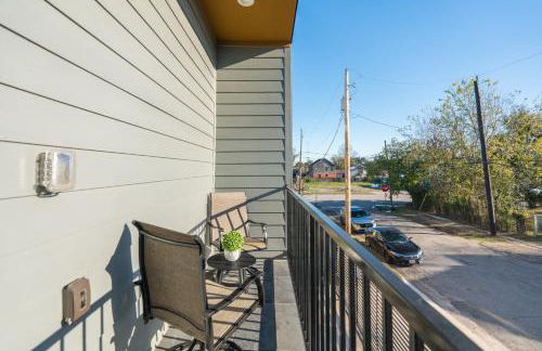 Luxury Charming 3BR 3Bath Free Wi-FI 8 Guests, Gated Home, Houston Downtown - Photo 27