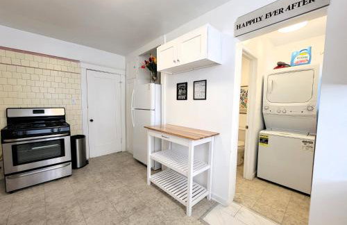 Spacious 5BR Private Home 5 minutes to Rodeo Drive with Hot Tub Spacious Backyard Parking - Foto 8