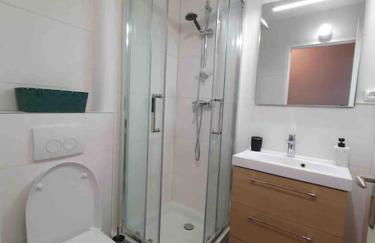 Château 5 min avec balcon et un Stationnement gratuit - Foto 8