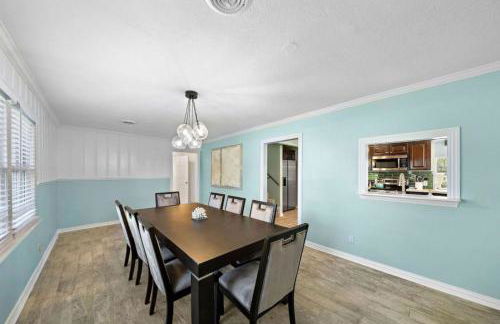 Sprawling estate with private pool and game room and guest house - Foto 19