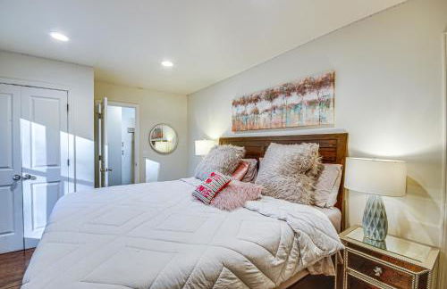 Waterfront Terry Home with 3 Decks and Hot Tub! - Foto 12