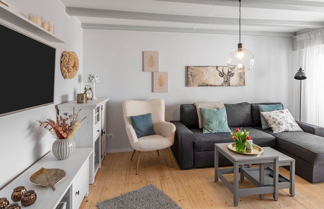 Holiday Home on the Mountain With Views - Photo 15